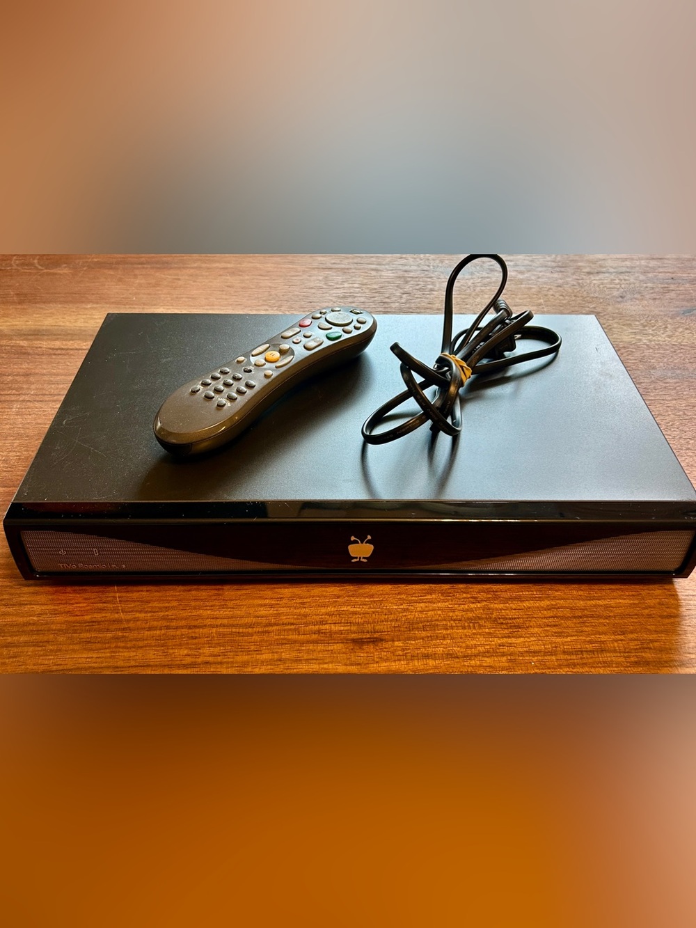 TiVo Roamio Plus DVR Streaming Box Model TCD848000 w/ Power Cord and Remote